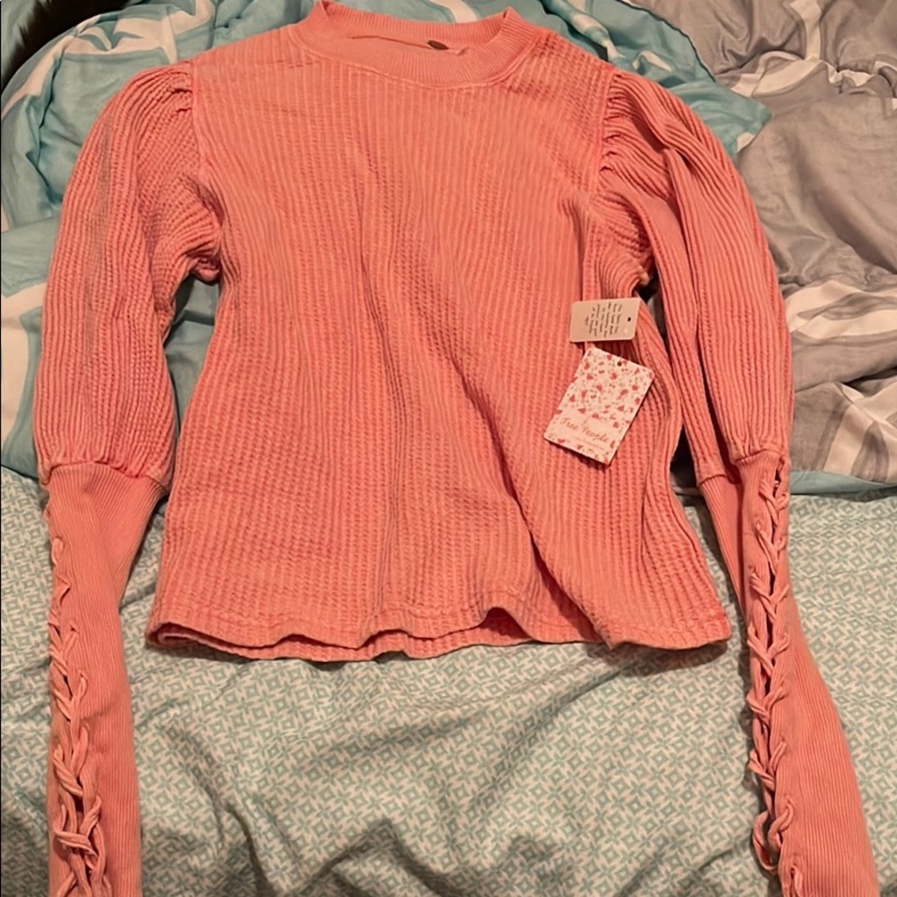 FREE PEOPLE LONG SLEEVE. COMPLETELY NEW